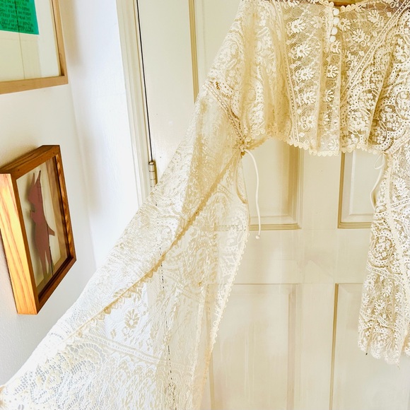 1970’s Festival Lace Cropped Overlay. - Picture 4 of 6